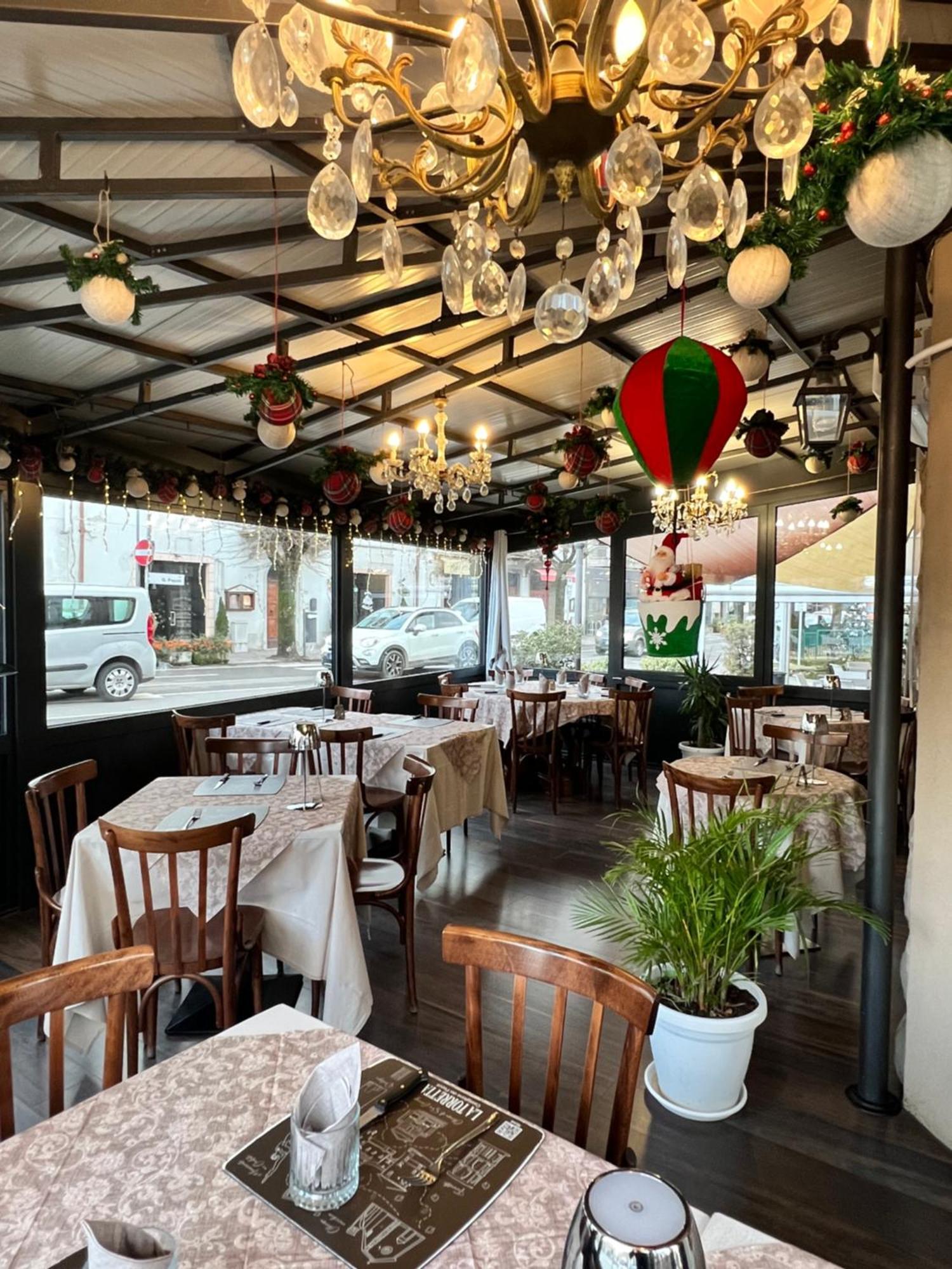 Albergo Ristorante La Torretta Кастильоне-деи-Пеполи Экстерьер фото